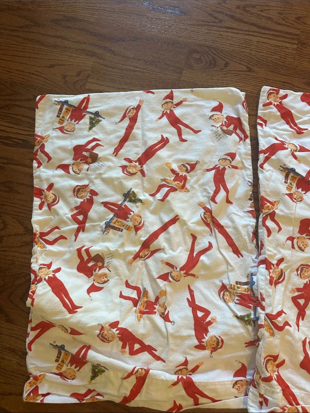 Pottery Barn Kids Elf on the Shelf Red and White Holiday Throw
